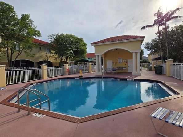 8216 W Santa Monica Ave, Tamarac FL 33321