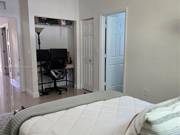 8216 W Santa Monica Ave, Tamarac FL 33321