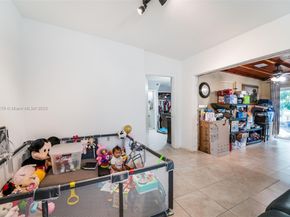 2840 NW 4th St, Miami FL 33125