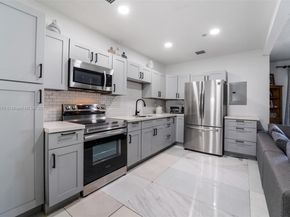 2840 NW 4th St, Miami FL 33125