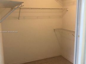 157 Hidden Ct Rd I48, Hollywood FL 33023