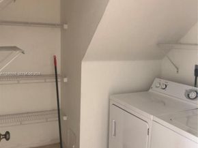 157 Hidden Ct Rd I48, Hollywood FL 33023