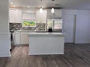 5691 NE 7th Ter, Oakland Park FL 33334