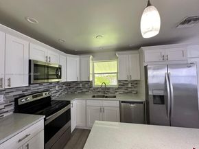 5691 NE 7th Ter, Oakland Park FL 33334