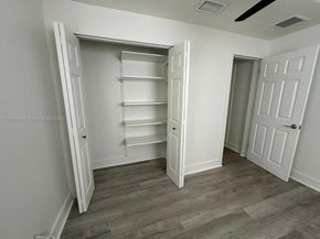 5691 NE 7th Ter, Oakland Park FL 33334