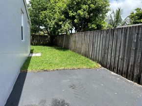 5691 NE 7th Ter, Oakland Park FL 33334
