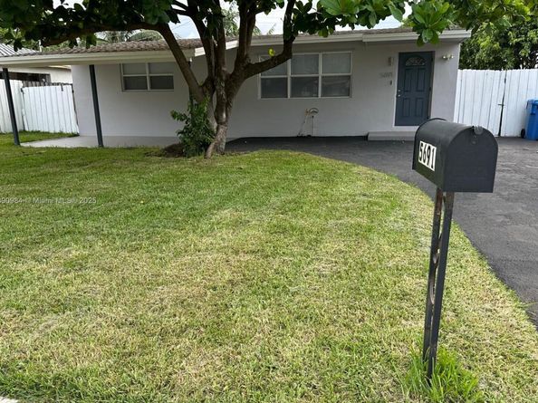 5691 NE 7th Ter, Oakland Park FL 33334