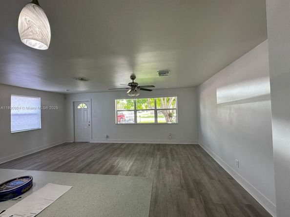 5691 NE 7th Ter, Oakland Park FL 33334