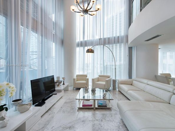 200 Biscayne Boulevard Way 502, Miami FL 33131