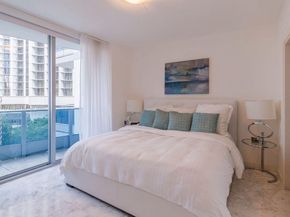 200 Biscayne Boulevard Way 502, Miami FL 33131