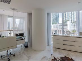200 Biscayne Boulevard Way 502, Miami FL 33131