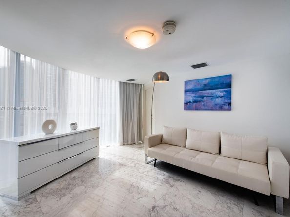 200 Biscayne Boulevard Way 502, Miami FL 33131