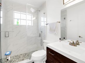 6122 NW 181st Terr Cir W, Hialeah FL 33015