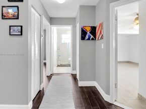 6122 NW 181st Terr Cir W, Hialeah FL 33015