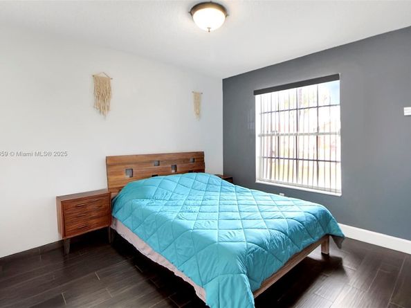 6122 NW 181st Terr Cir W, Hialeah FL 33015