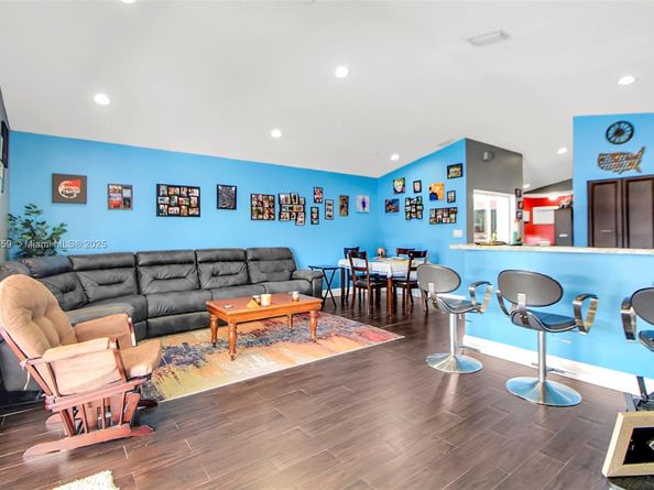 6122 NW 181st Terr Cir W, Hialeah FL 33015