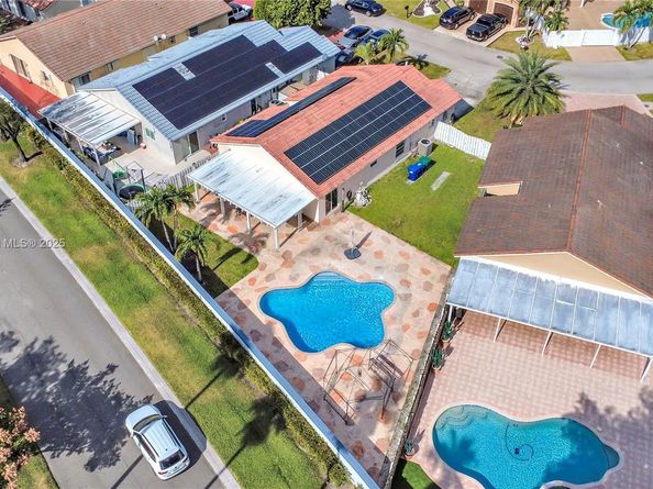 6122 NW 181st Terr Cir W, Hialeah FL 33015