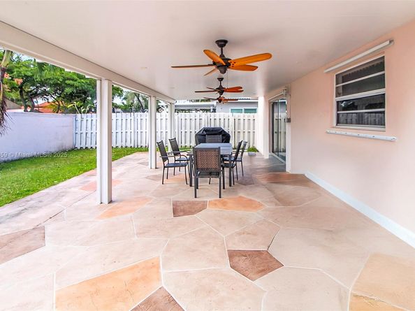 6122 NW 181st Terr Cir W, Hialeah FL 33015