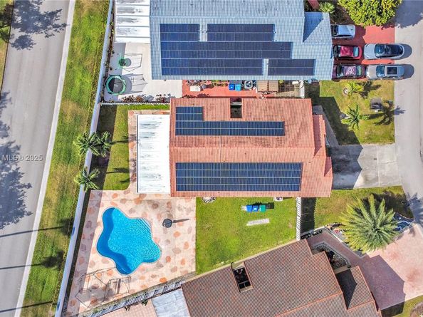 6122 NW 181st Terr Cir W, Hialeah FL 33015