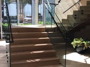 16385 E Biscayne Blvd 1001, North Miami Beach FL 33160