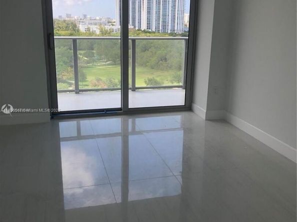 16385 E Biscayne Blvd 1001, North Miami Beach FL 33160