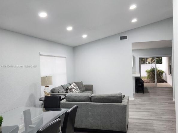 1701 NW 6th Ave, Fort Lauderdale FL 33311