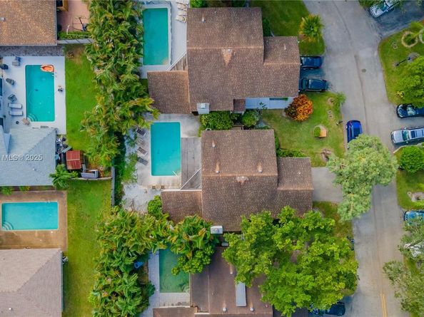 36 Eastmont Rd, Hollywood FL 33021