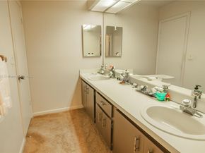 36 Eastmont Rd, Hollywood FL 33021