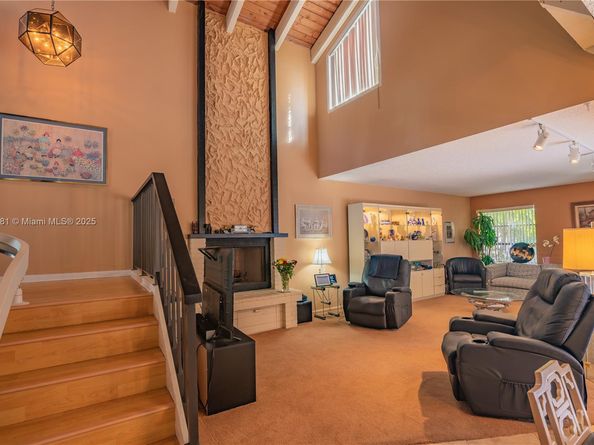 36 Eastmont Rd, Hollywood FL 33021