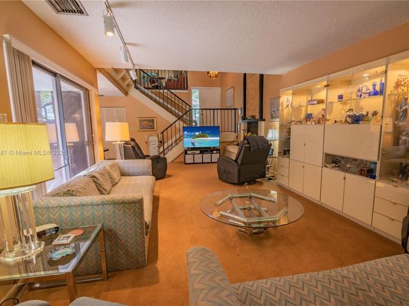 36 Eastmont Rd, Hollywood FL 33021