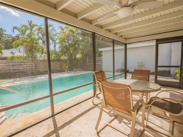 36 Eastmont Rd, Hollywood FL 33021