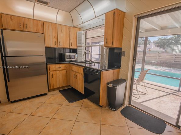 36 Eastmont Rd, Hollywood FL 33021
