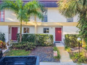 3321 Simms St 13B, Hollywood FL 33021