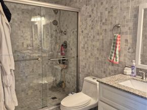 4001 Hillcrest Dr 416, Hollywood FL 33021