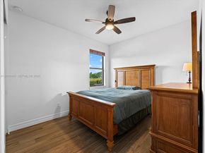 4569 N Silverwood Ln, Oakland Park FL 33309