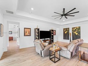 4569 N Silverwood Ln, Oakland Park FL 33309