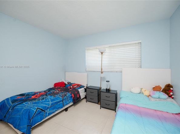 1301 NW 45th St, Fort Lauderdale FL 33309
