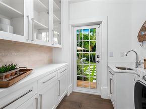 2575 Pine Tree Dr, Miami Beach FL 33140