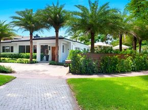 2575 Pine Tree Dr, Miami Beach FL 33140
