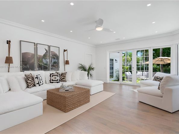 2575 Pine Tree Dr, Miami Beach FL 33140