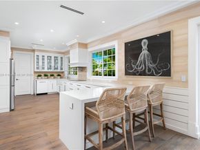 2575 Pine Tree Dr, Miami Beach FL 33140