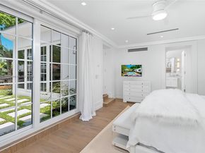 2575 Pine Tree Dr, Miami Beach FL 33140
