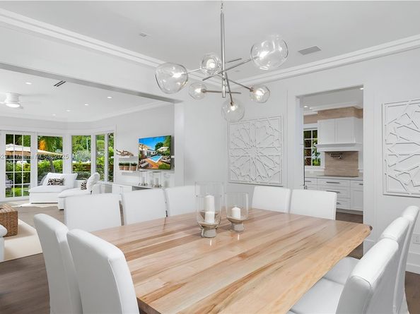 2575 Pine Tree Dr, Miami Beach FL 33140