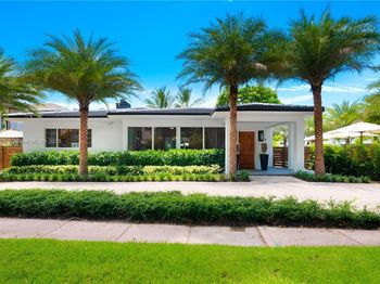 2575 Pine Tree Dr