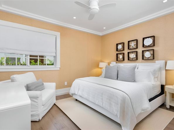 2575 Pine Tree Dr, Miami Beach FL 33140