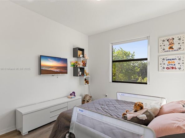 19111 NE 8th Ct, Miami FL 33179