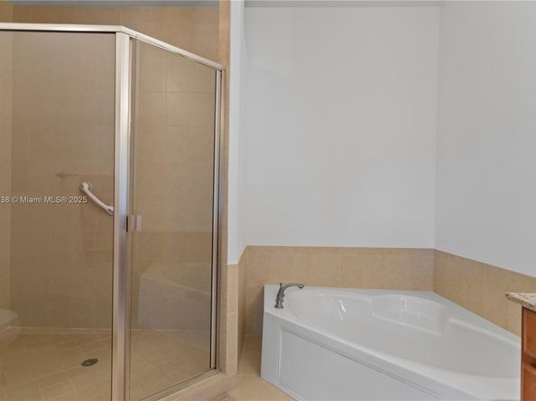 19111 NE 8th Ct, Miami FL 33179