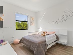 19111 NE 8th Ct, Miami FL 33179