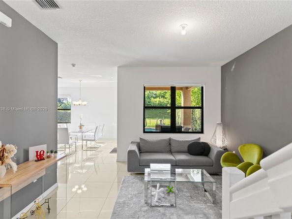 19111 NE 8th Ct, Miami FL 33179