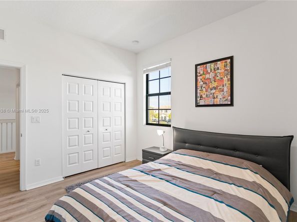 19111 NE 8th Ct, Miami FL 33179